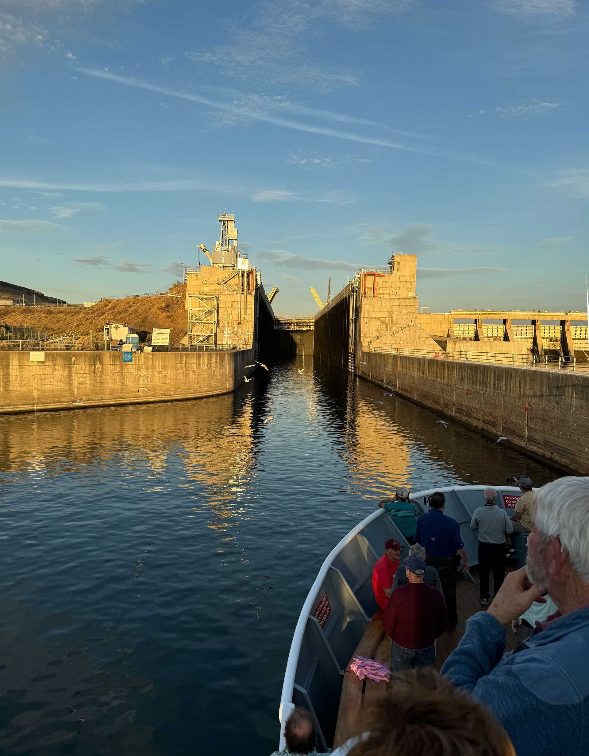 locks on columbia river dam