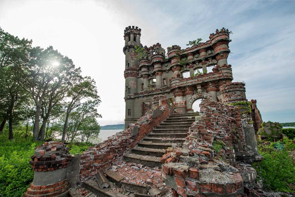 Ruins on Bannerman Island.jpg
