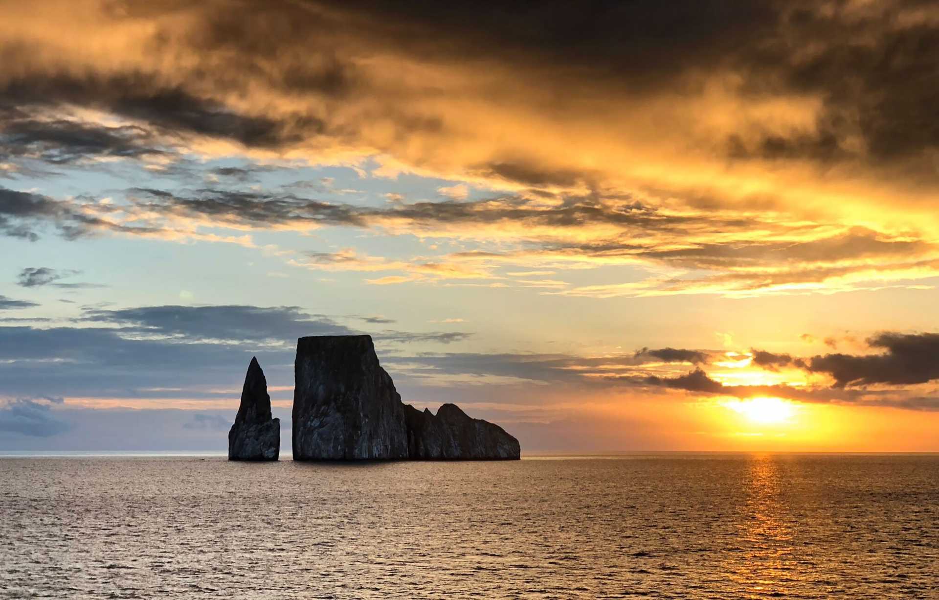 kicker rock in the galapagos islands